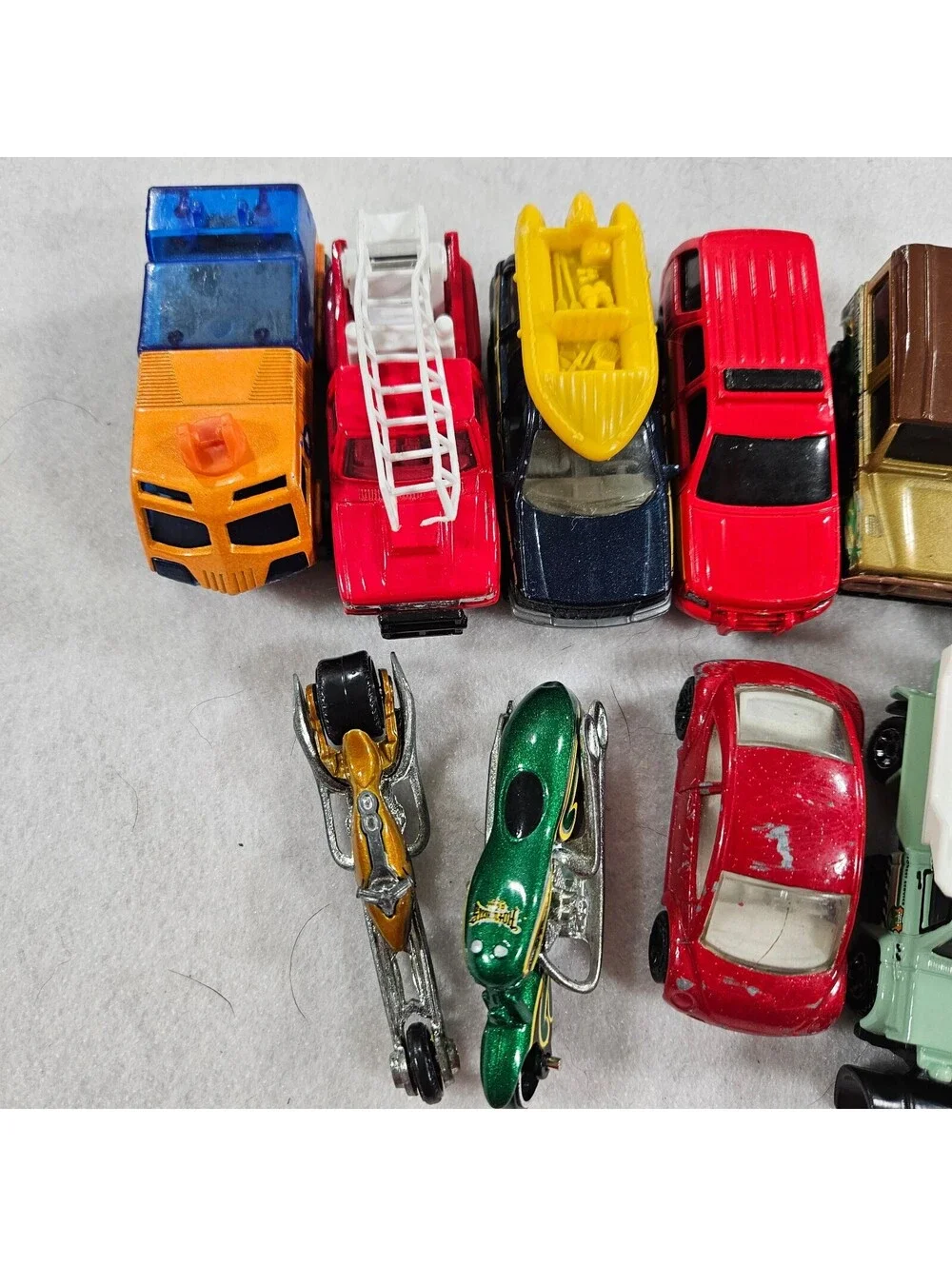 Lot of 10 Hot Wheels Matchbox Die Cast Cars Trucks Motorcycle Helicopter